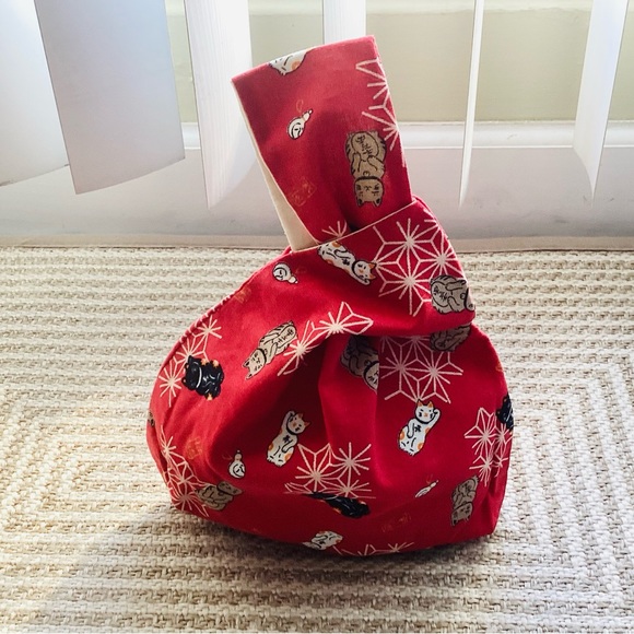 ALL NEW Japanese maneki neko textile wrist bag - Picture 2 of 14